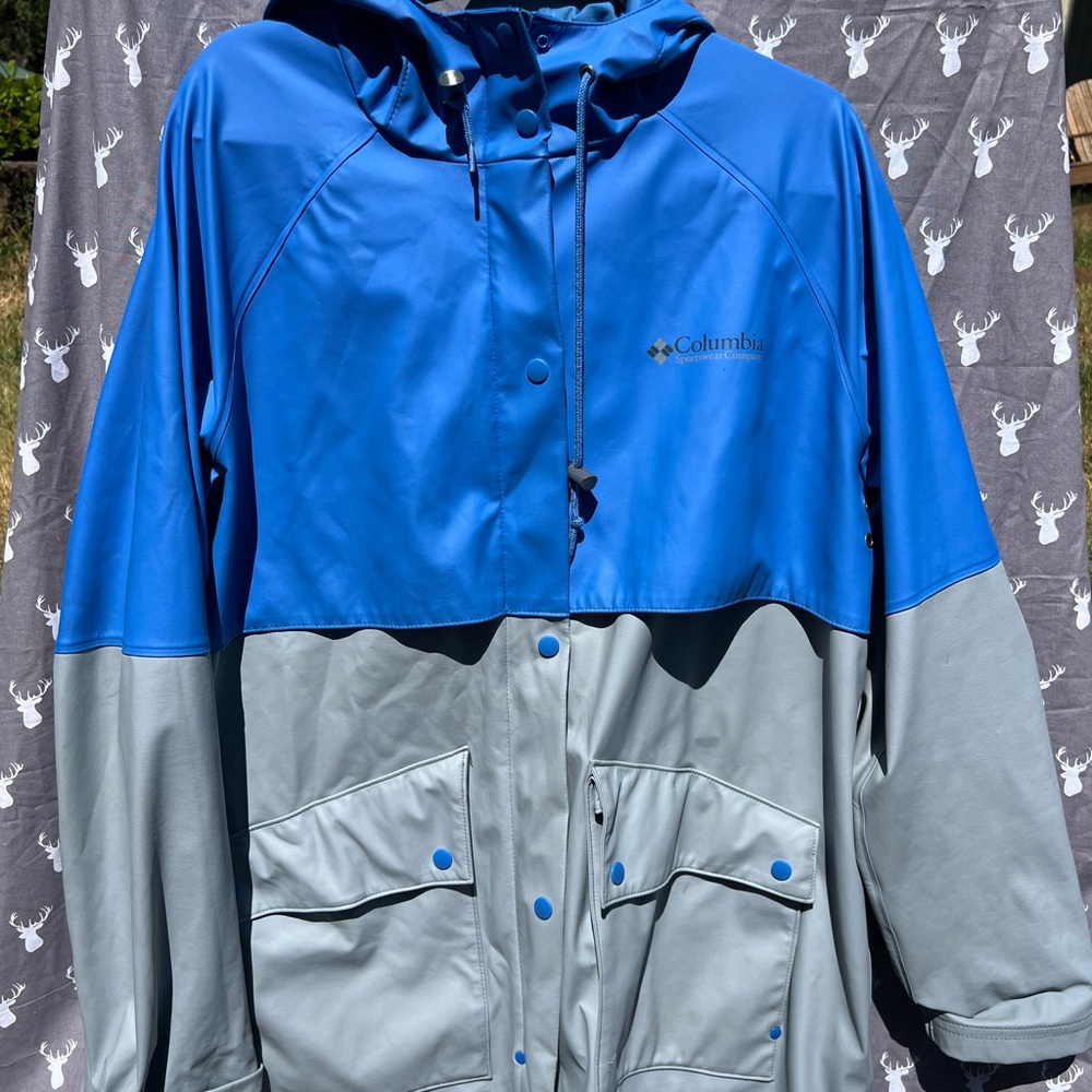 Columbia Vibrant Blue Outdoor Jacket